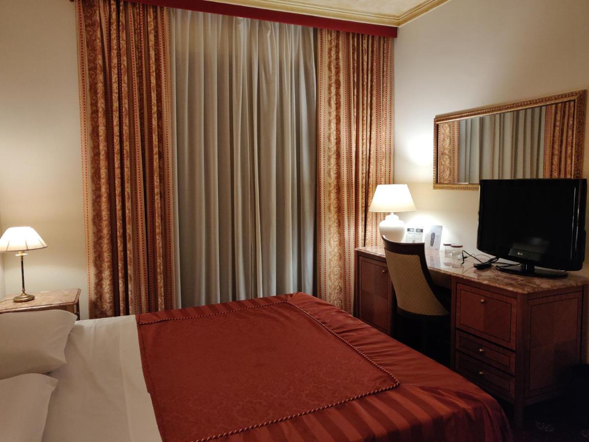 Parco Dei Principi Hotel Рочела Йоника Екстериор снимка