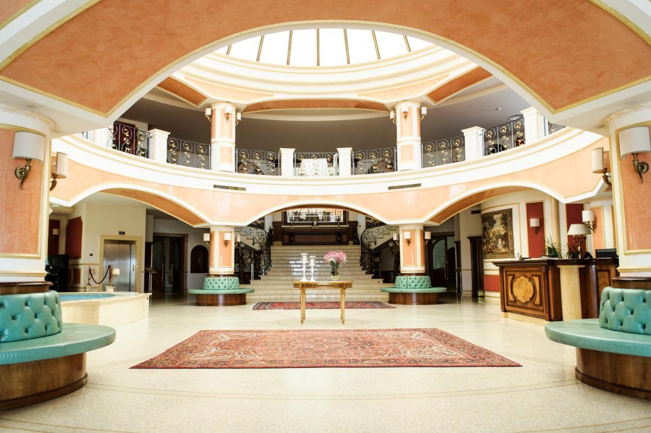 Parco Dei Principi Hotel Рочела Йоника Екстериор снимка