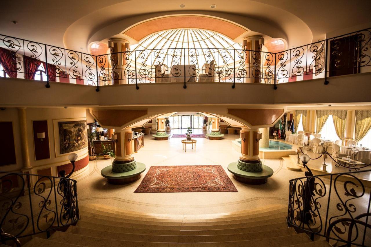 Parco Dei Principi Hotel Рочела Йоника Екстериор снимка
