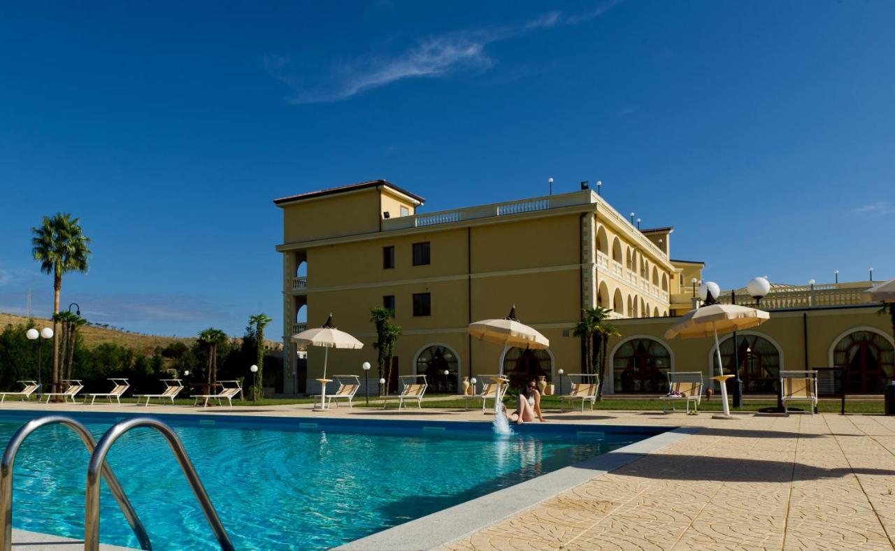 Parco Dei Principi Hotel Рочела Йоника Екстериор снимка