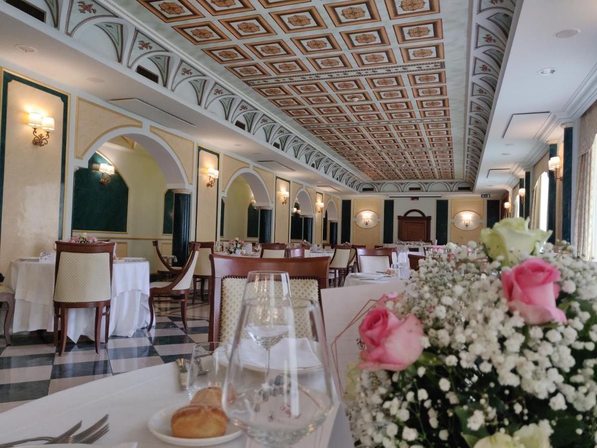 Parco Dei Principi Hotel Рочела Йоника Екстериор снимка