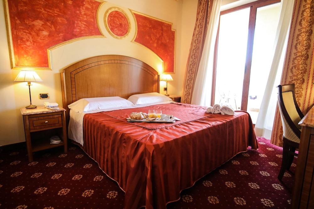 Parco Dei Principi Hotel Рочела Йоника Екстериор снимка
