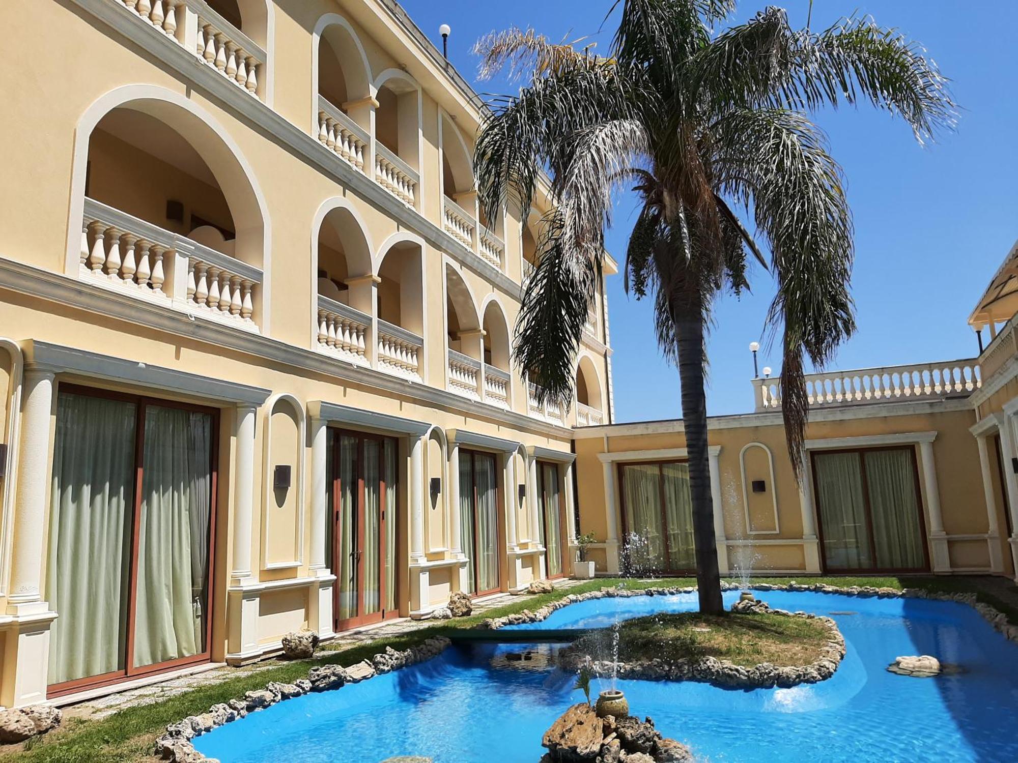 Parco Dei Principi Hotel Рочела Йоника Екстериор снимка