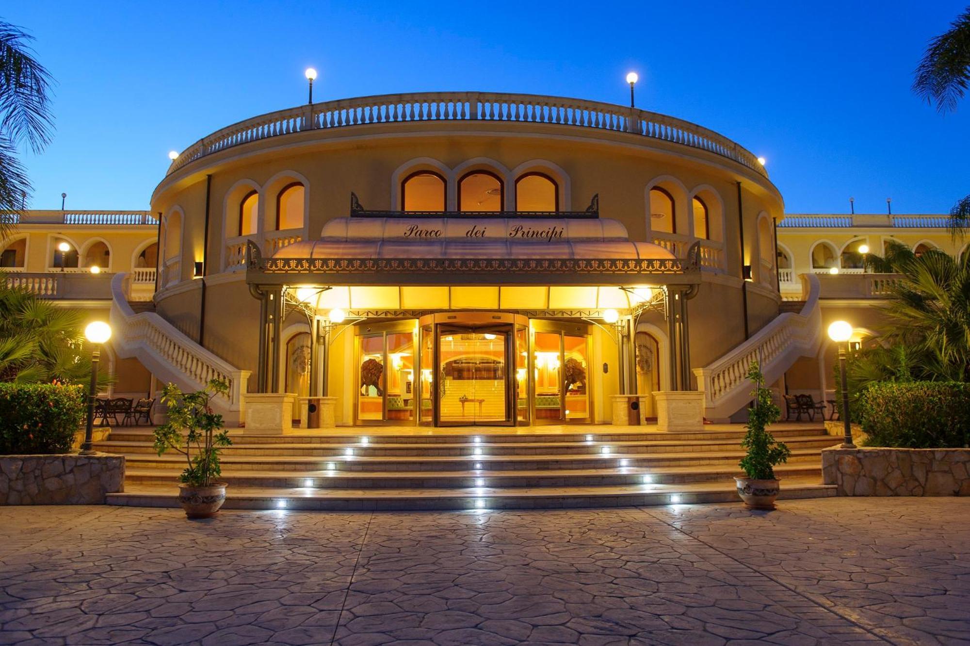 Parco Dei Principi Hotel Рочела Йоника Екстериор снимка