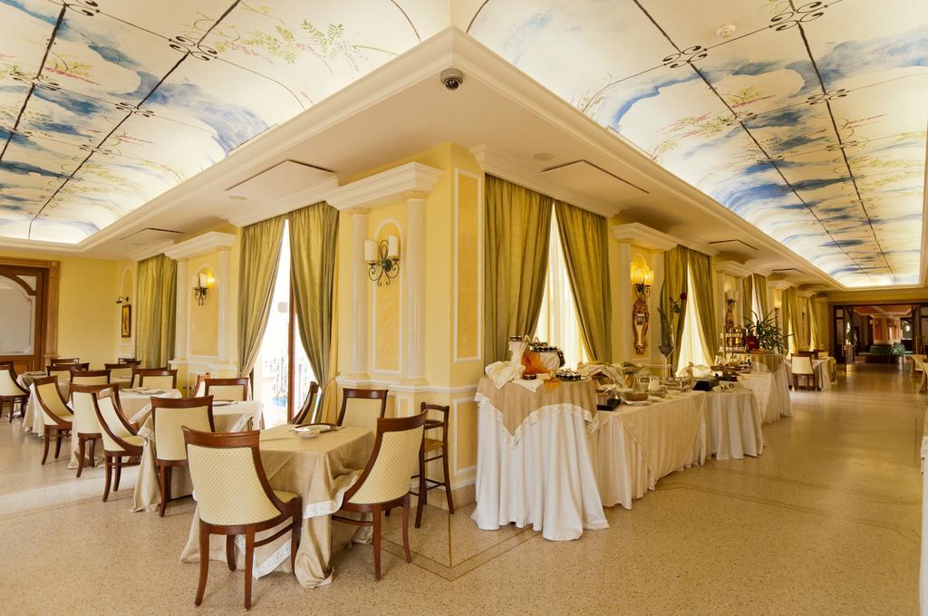 Parco Dei Principi Hotel Рочела Йоника Екстериор снимка