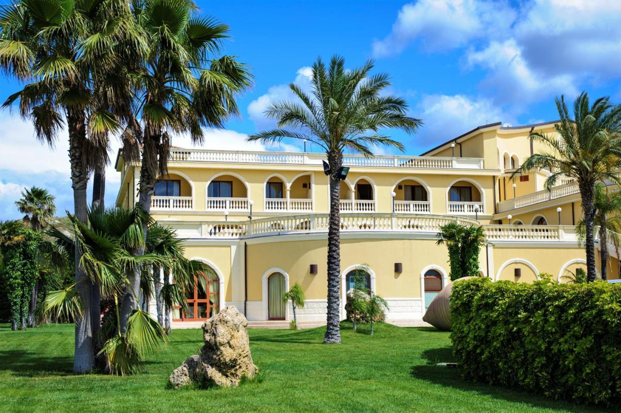 Parco Dei Principi Hotel Рочела Йоника Екстериор снимка