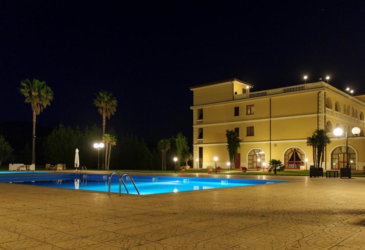 Parco Dei Principi Hotel Рочела Йоника Екстериор снимка